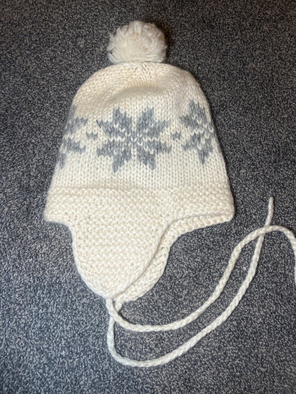 Hilda LTD Eddie bower 100% Lane 100% wool made in Iceland beanie